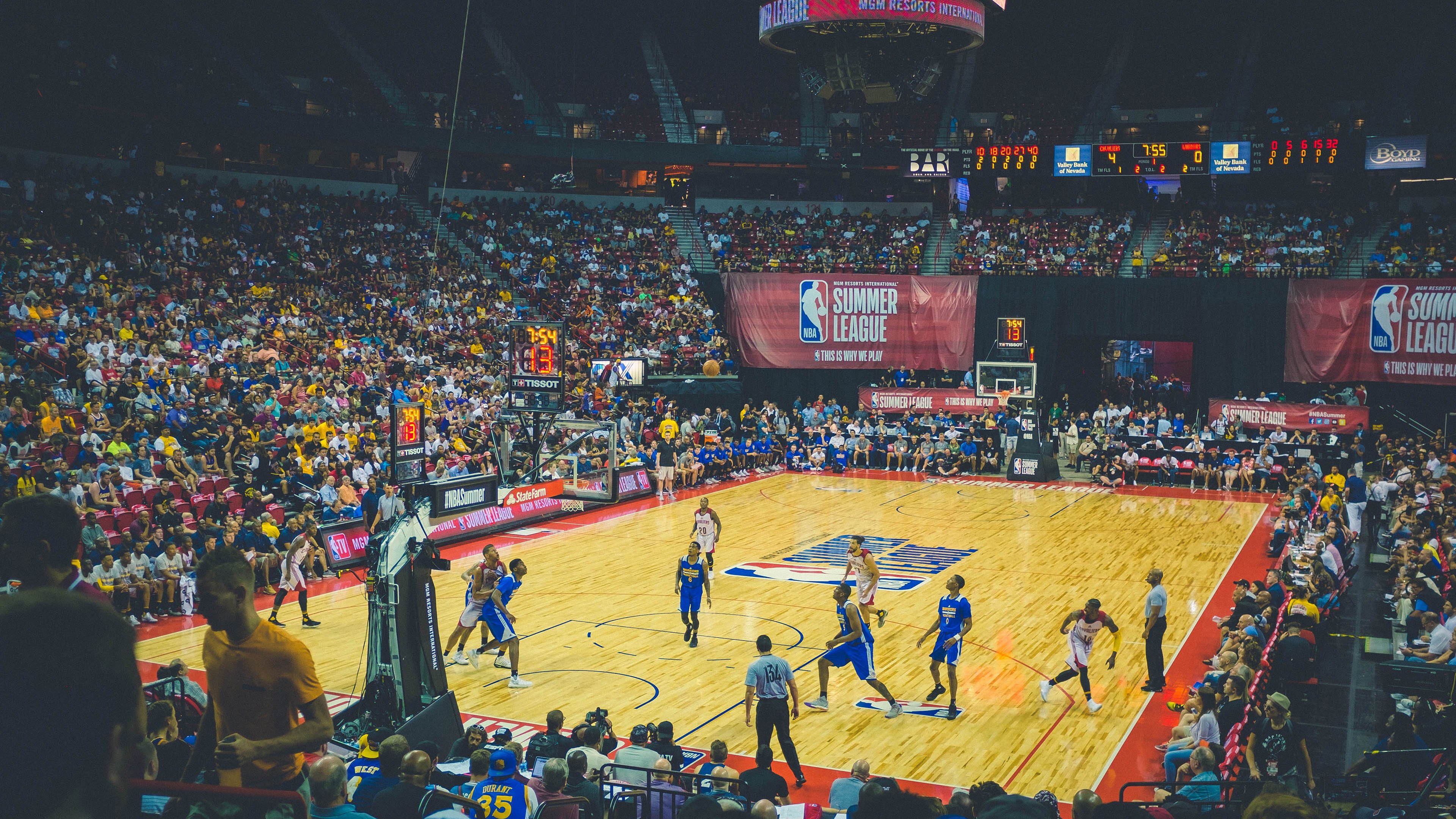 库里：改变NBA三分打法的“绝杀之王”，库里绝杀三分视频